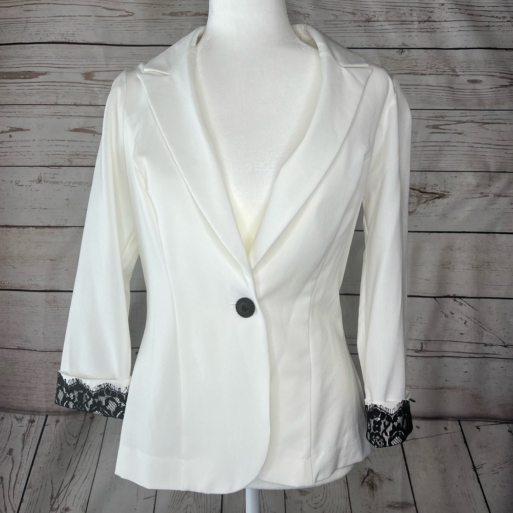 NWOT Maurices White Ivory Blazer with Black Lace | Medium